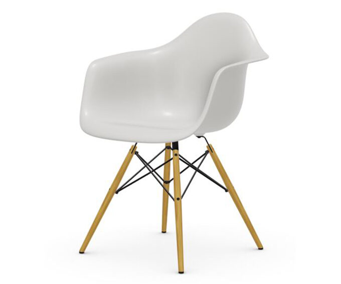 Designstuhl EAMES Plastic Armchair DAW weiß/Ahorn