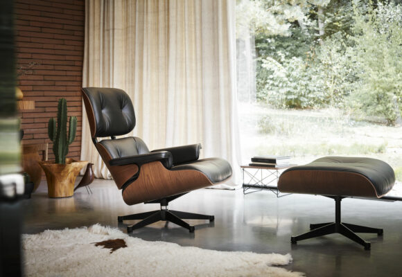 2401010_AD_Lounge Chair Ottoman Mahogany LTR Eames House Bird Walnut_v_fullbleed_1440x