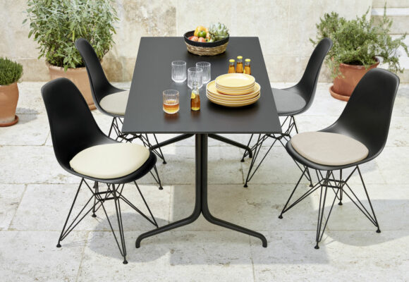 5952114_Eames Plastic Side Chair DSR Soft Seats_v_fullbleed_1440x