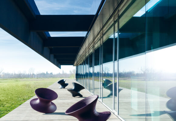 Magis_spun_ambient_mono_SD660_purple_anthracite_outdoor_02
