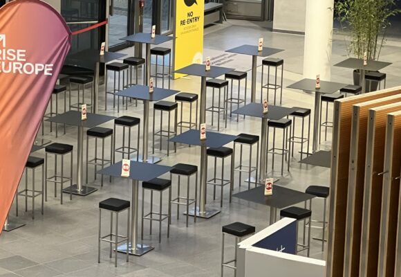 fusion rent - Bits&Pretzels '24 @ ICM München - Matchmaking Area, Barhocker Chicago